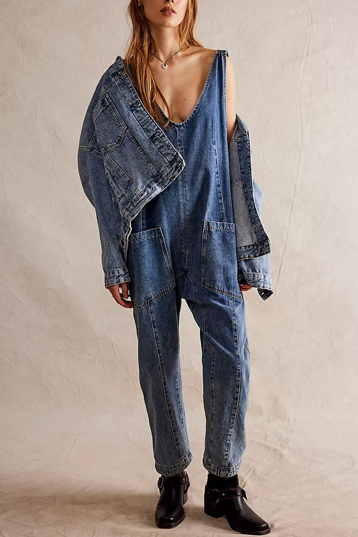 Linde – Mouwloze Denim Jumpsuit met V-Hals en Verstelbare Bandjes