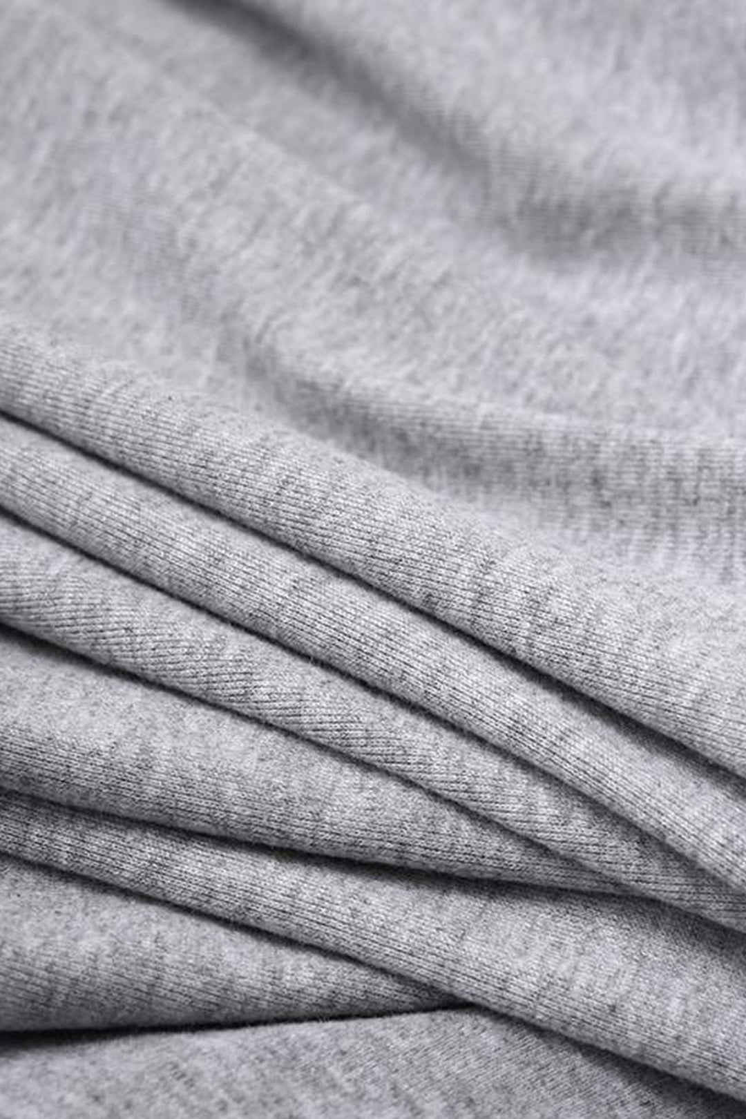 Tessa – Sweaterjurk met V-Hals en Splitzoom
