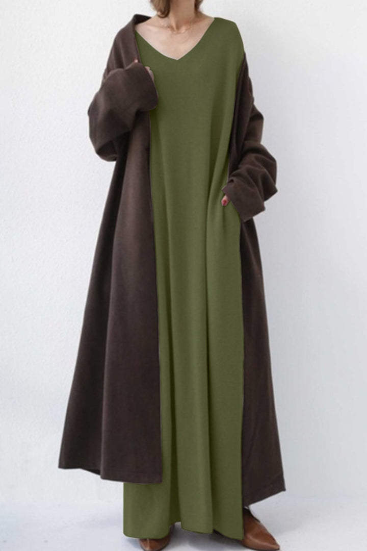 Tessa – Sweaterjurk met V-Hals en Splitzoom