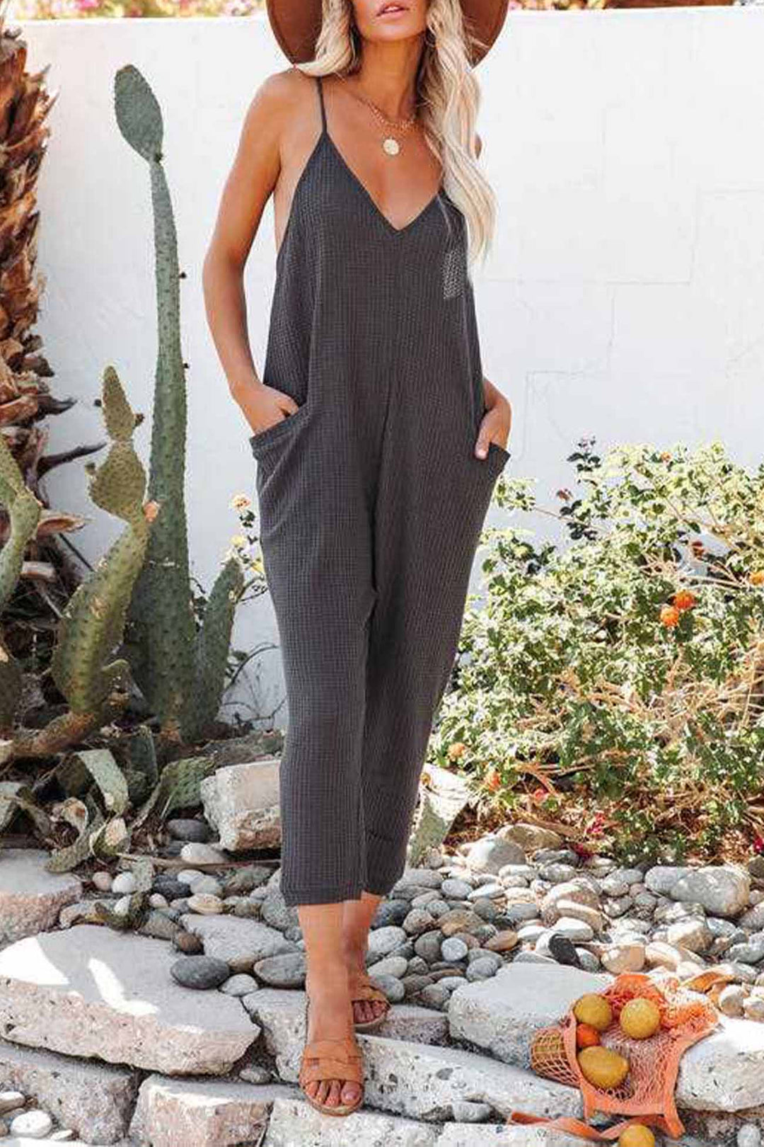 Celeste – Wafelstructuur Jumpsuit met Spaghettibandjes en V-Hals
