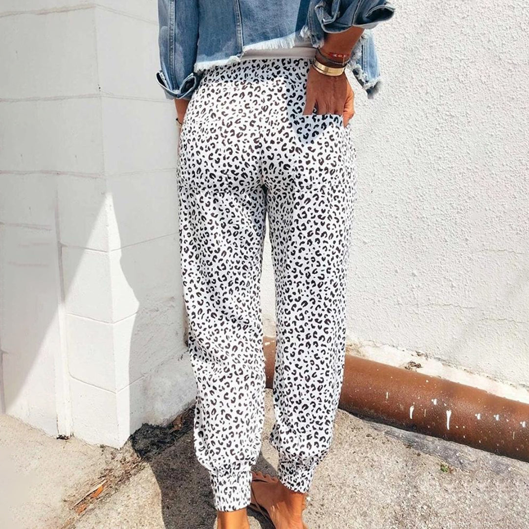 Modieuze en comfortabele damesbroek met leopardprint – stijlvol en relaxed voor elke dag
