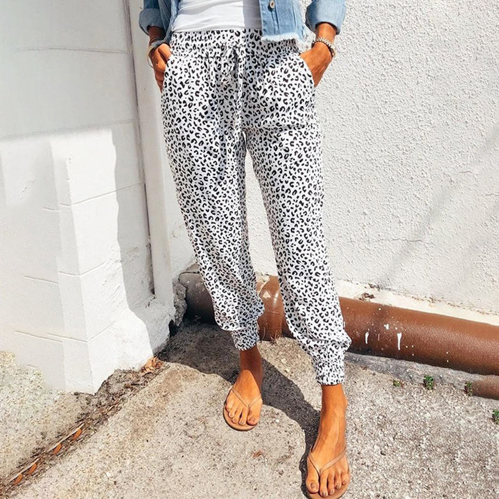 Modieuze en comfortabele damesbroek met leopardprint – stijlvol en relaxed voor elke dag