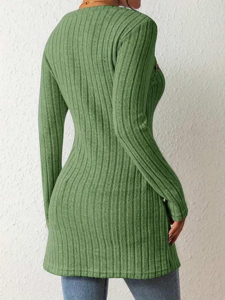 Elena | Asymmetrische top met knopen en ribstructuur voor dames