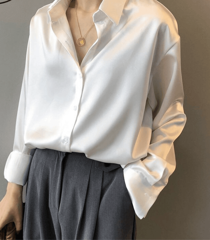 Sofia Damesblouse – Satijnen Blouse met Knoopsluiting en Lange Mouwen