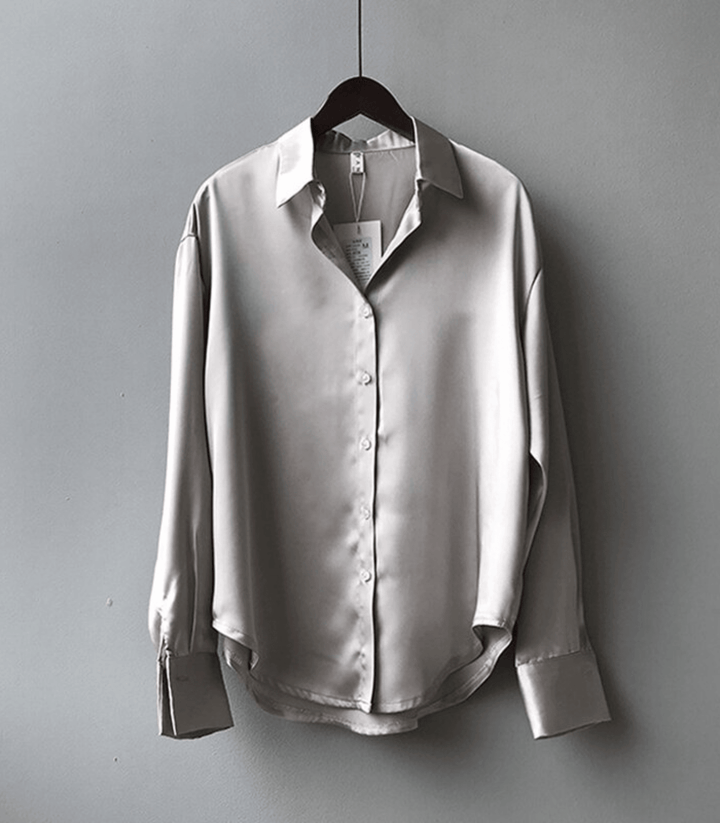 Sofia Damesblouse – Satijnen Blouse met Knoopsluiting en Lange Mouwen