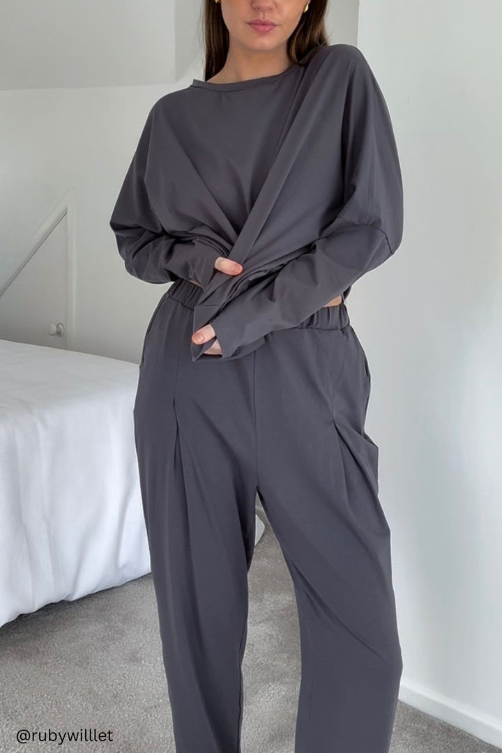 Jinthe – Two-Piece Lounge Set met High-Low Sweater
